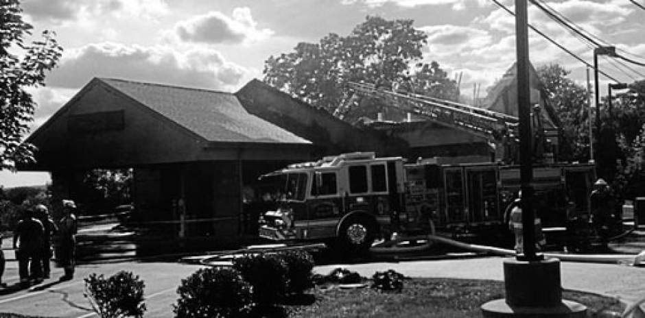115879ptrGreenTreeBankFire081218WEB