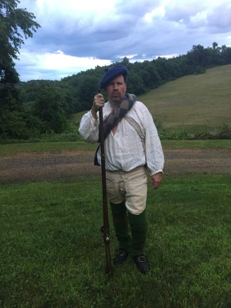 124087GTRLIVPERIODCOSTUMESFREEPORTALGEO