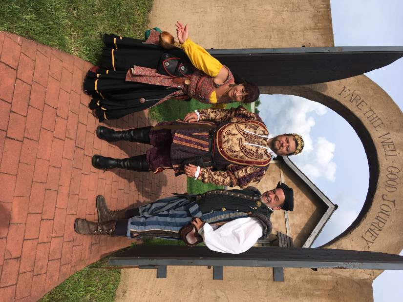 124087GTRLIVPERIODCOSTUMESRENFEST