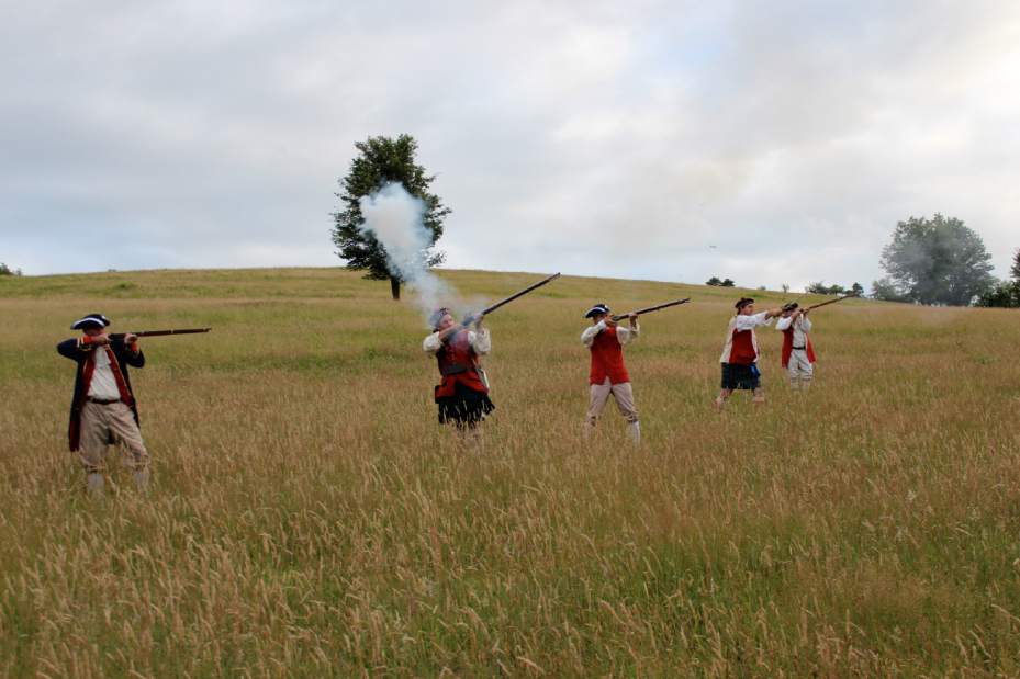 124087VNDTKCOVERFREEPORTFEST