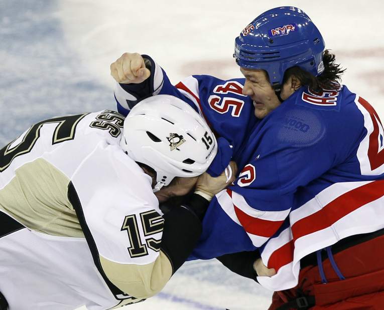 20130404T030340Z1529832261GM1E9440UO101RTRMADP3NHL 20130404T030340Z1529832261GM1E9440UO101RTRMADP3NHL