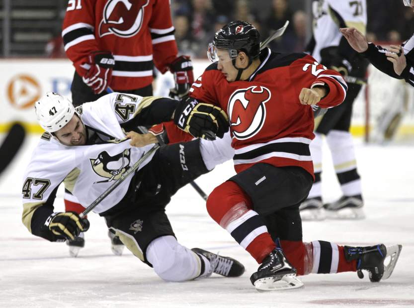 20160306T232650Z1416851763NHLPITTSBURGHPENGUINSATNEWJERSEYDEVILS