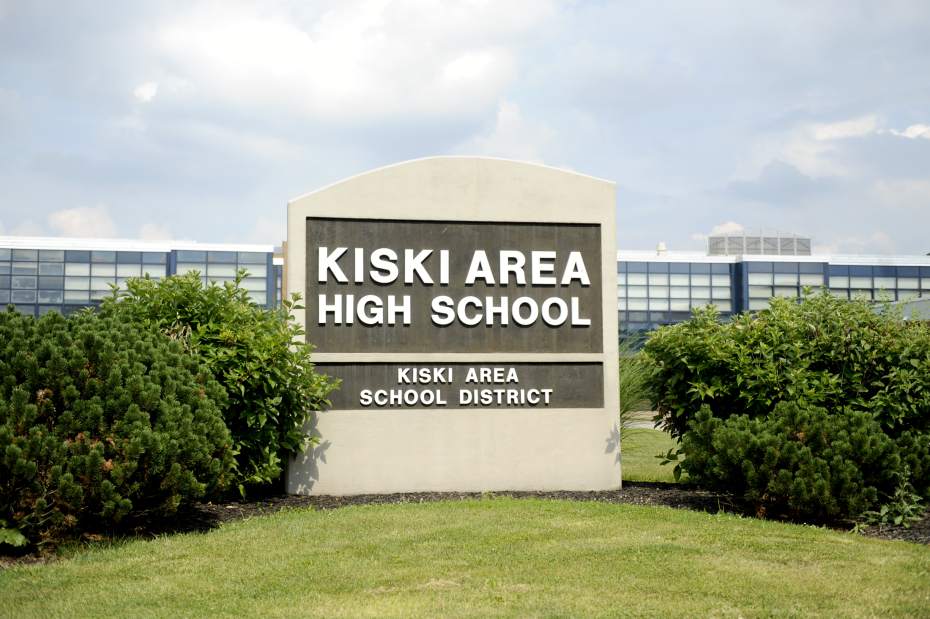 28482WEBKiskiAreaHighSchool02