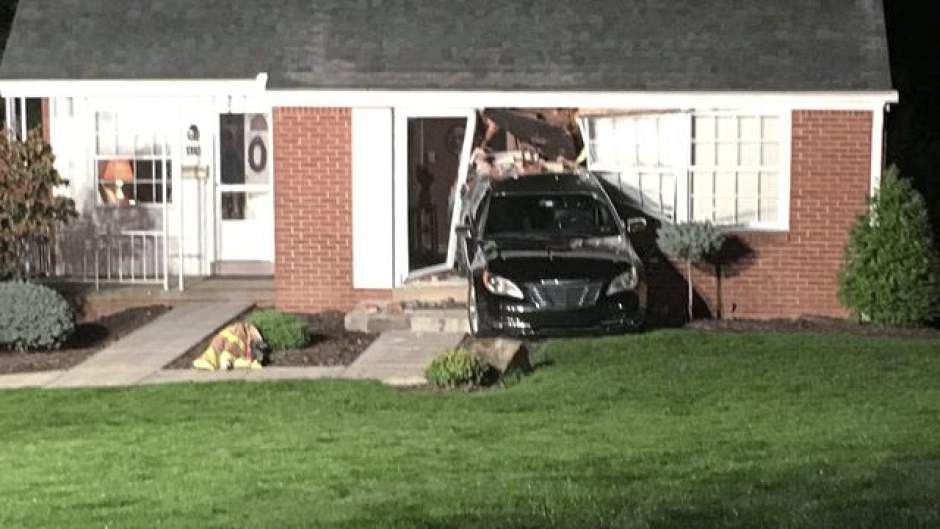 316039ptrcarintohouse02100918