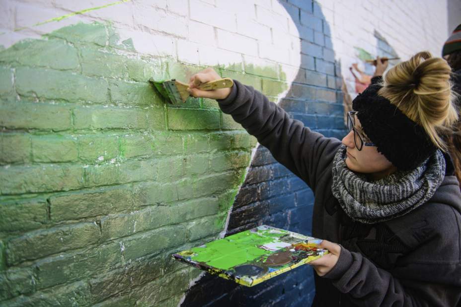 353879gtrlibrarymural002101718