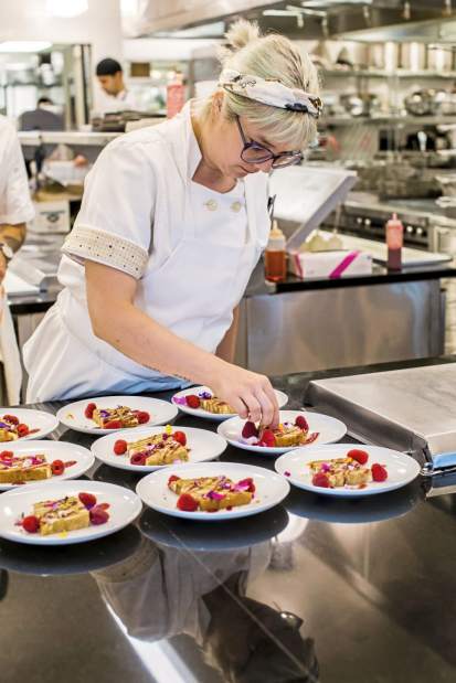 414047gtrlivguestchefs02110718