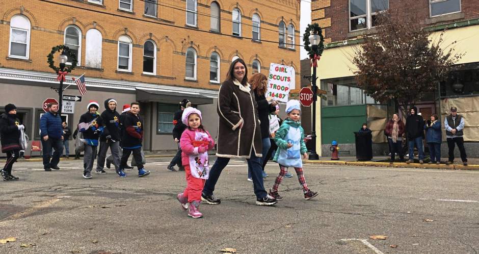 453380vndxmasparade02111818