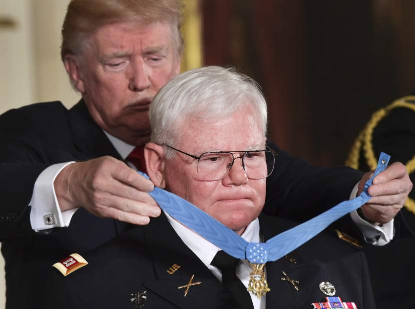 APTOPIXTrumpMedalofHonor21900jpg25b3c