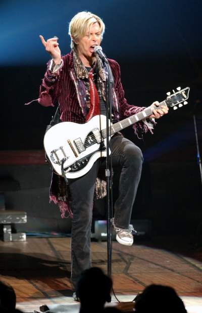 BowieGuitar2