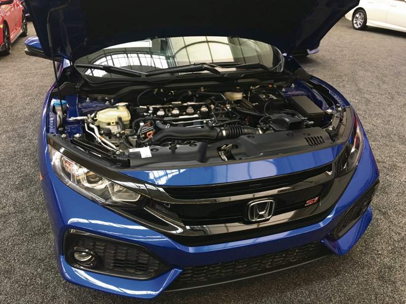 GTRLIVAUTOSHOWENGINE021718