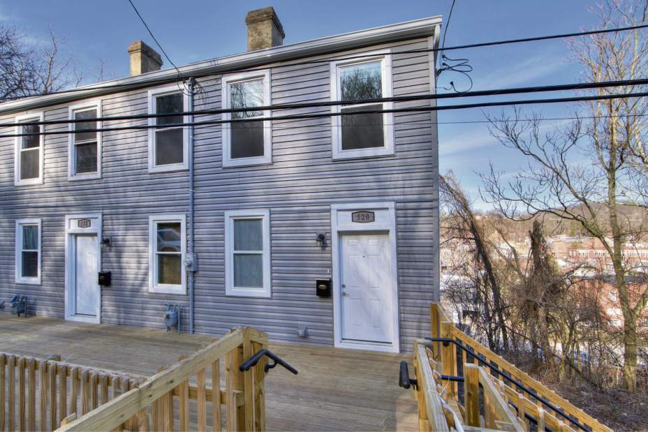 GTRLIVCIVILWARTOWNFRONTDOOR031718