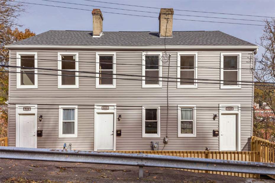 GTRLIVCIVILWARTOWNOUTSIDE031718