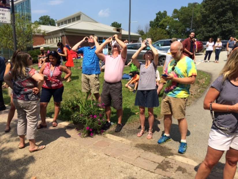 Slide 
													
													1