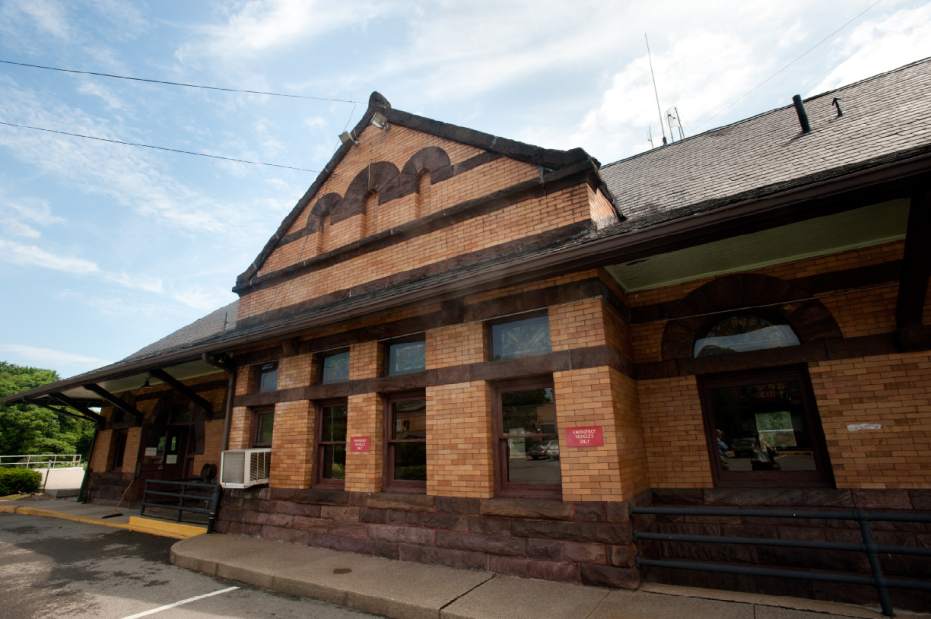 Slide 
													
													5