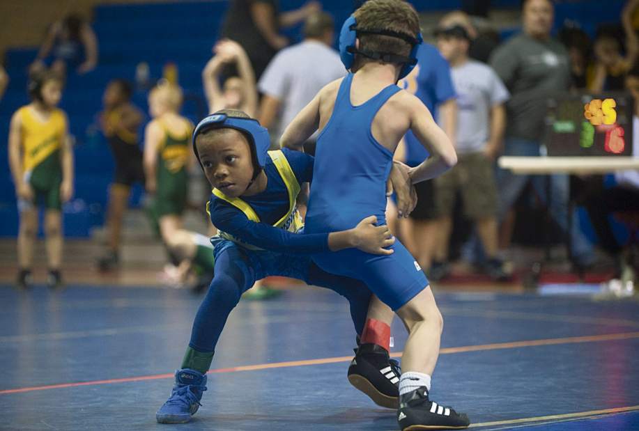 PTRHOUSEWRESTLE04010416
