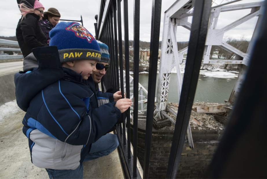 PTRHULTONBRIDGE03012716