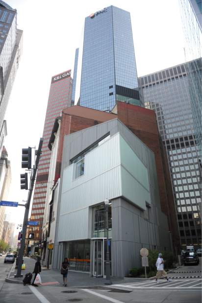 Slide 
													
													3