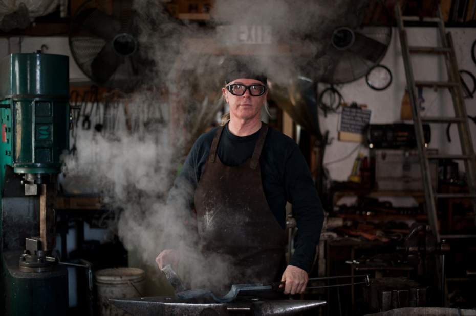 PTRLIVBLACKSMITH1042813