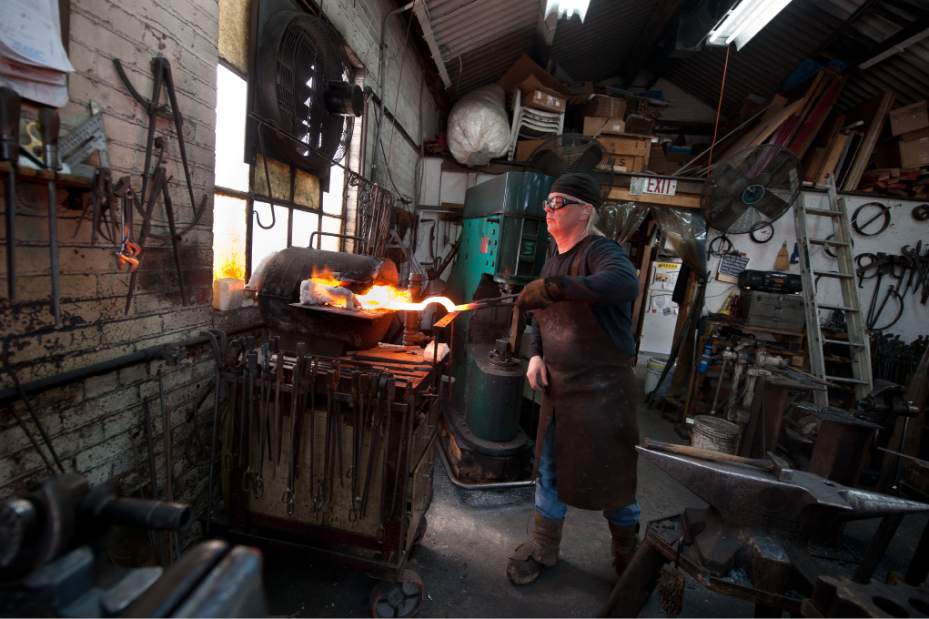 PTRLIVBLACKSMITH3042813