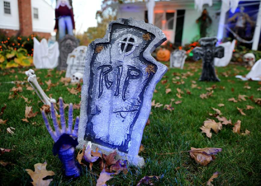PTRLIVHALLOWHOUSES3103114