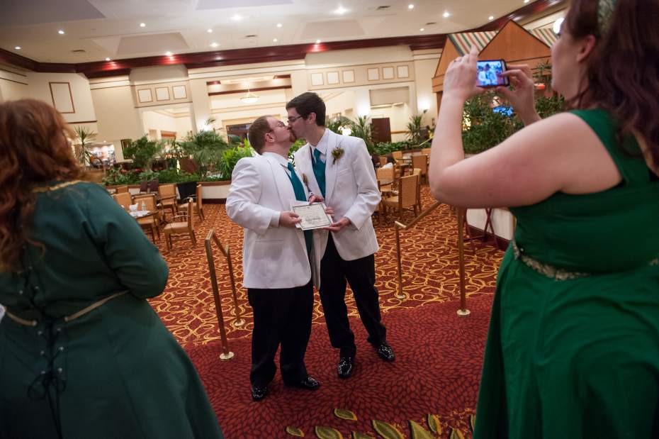 PTRLIVLORDWEDDING1111115