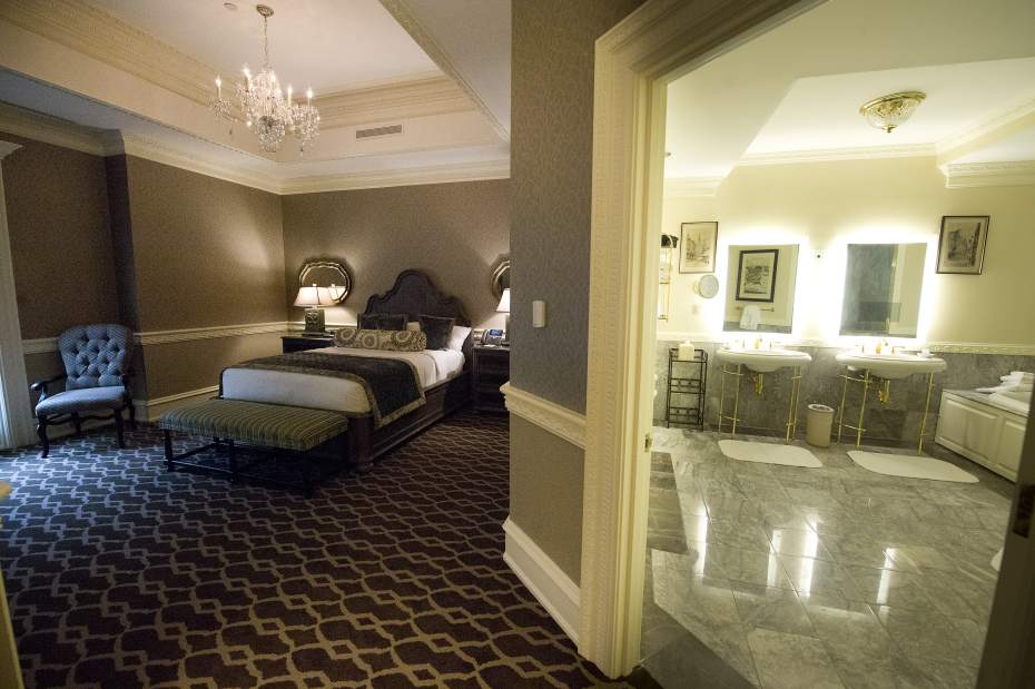 PTRLIVNEMACOLIN14032115