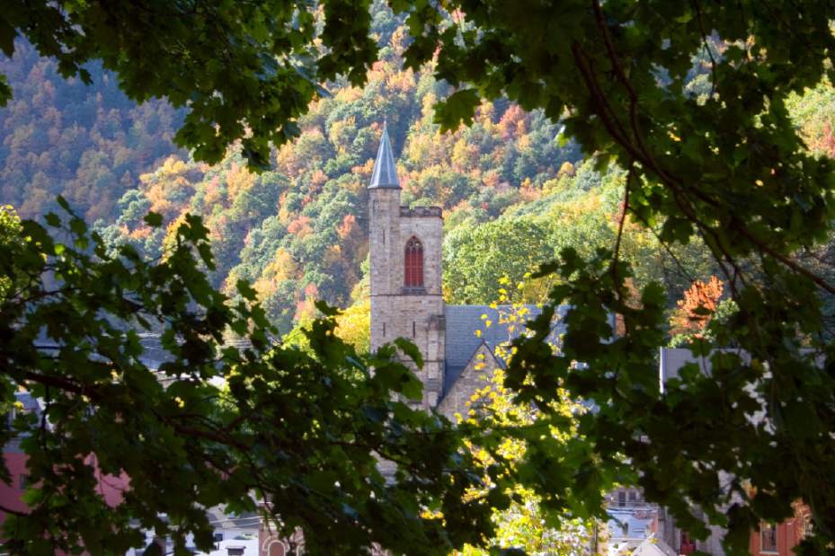 PTRLIVROADTRIPChurchThroughLeaves093012