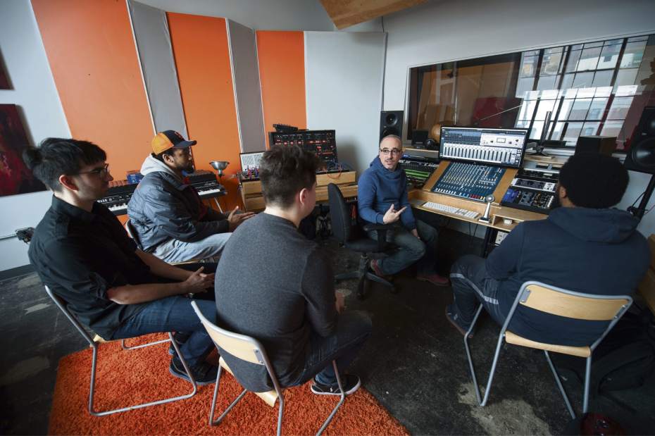 PTRLIVTUFFSOUND1031216