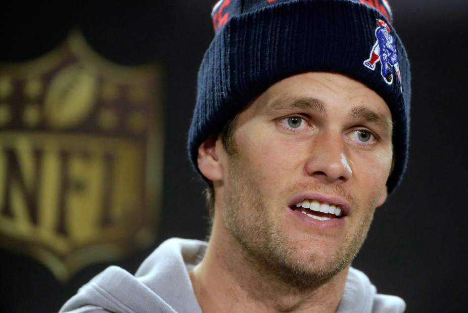 PatriotsBradyContractExtentionFootballJPEG07d2d