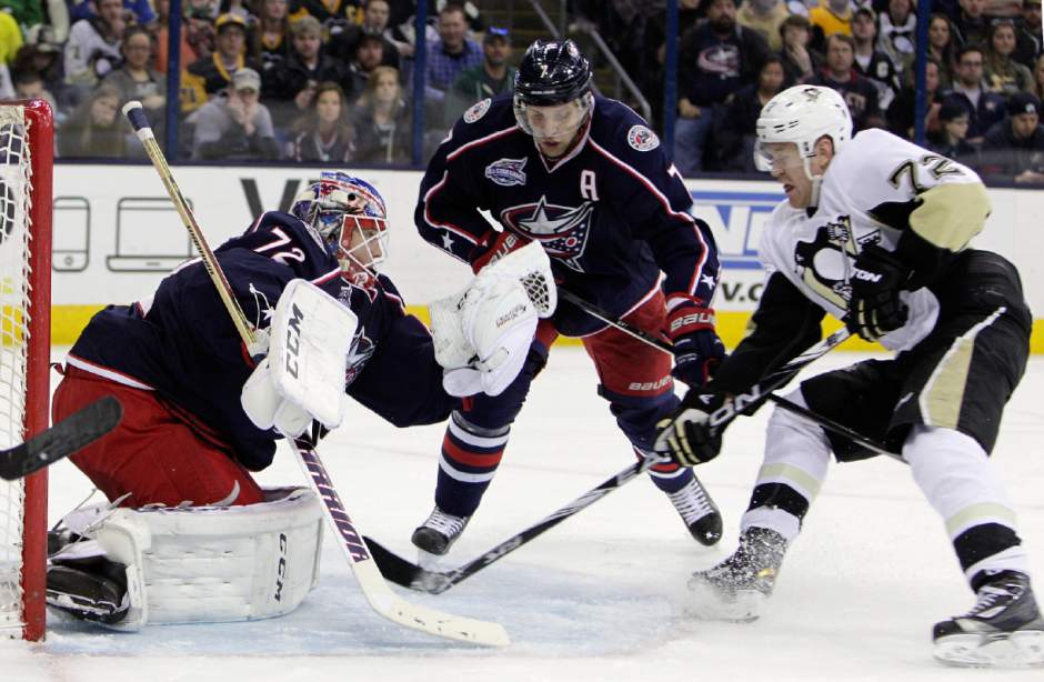 PenguinsBlueJacketsHockeyJPEG04040