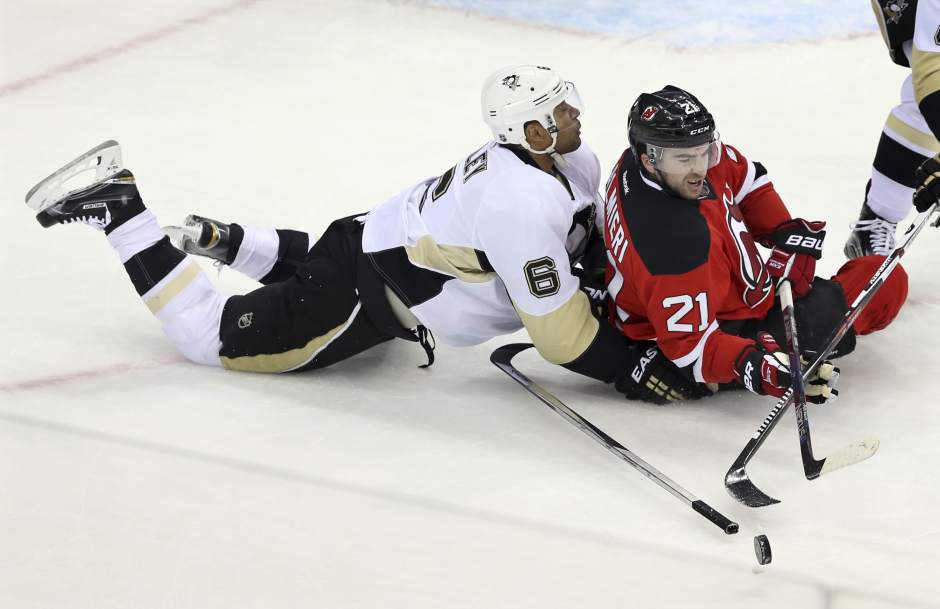 PenguinsDevilsHockeyJPEG124ca