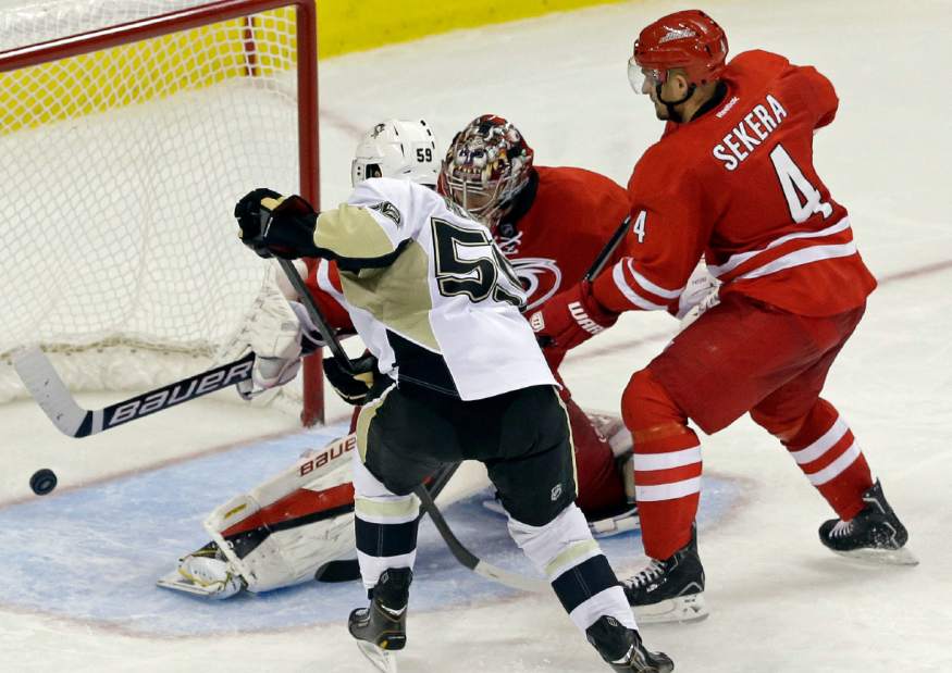 PenguinsHurricanesHockeyJPEG0cdc6