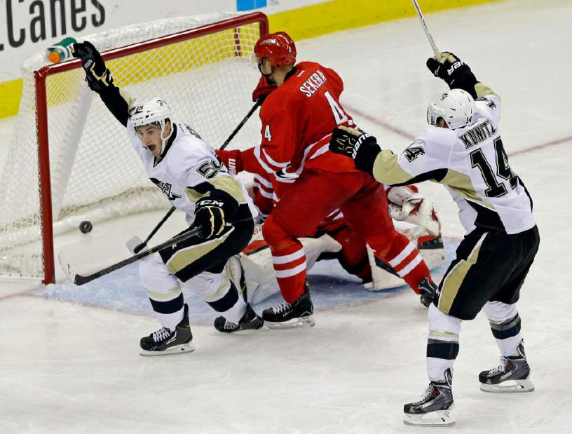 PenguinsHurricanesHockeyJPEG0e0cb