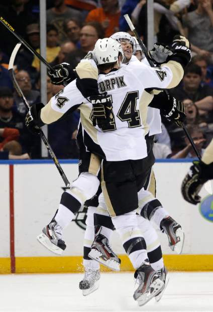 PenguinsIslandersHockeyJPEG0ff3e PenguinsIslandersHockeyJPEG0ff3e