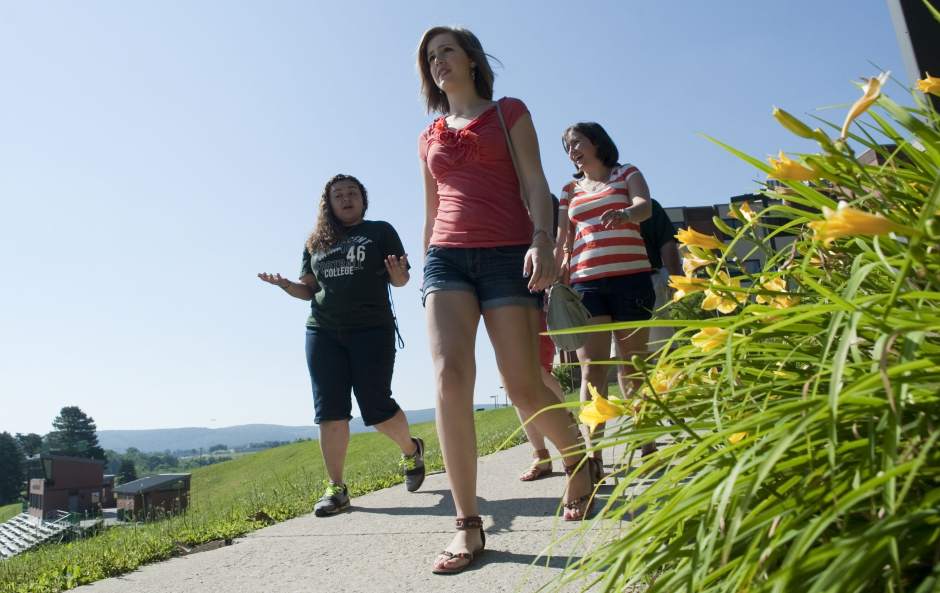 PtrLIVcollegetrip6061912