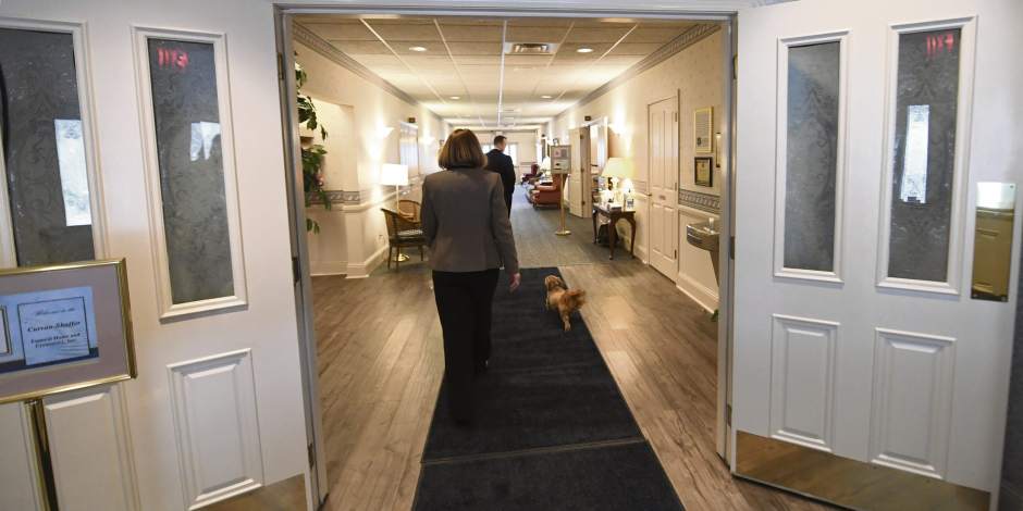 VNDFuneraldog4020517