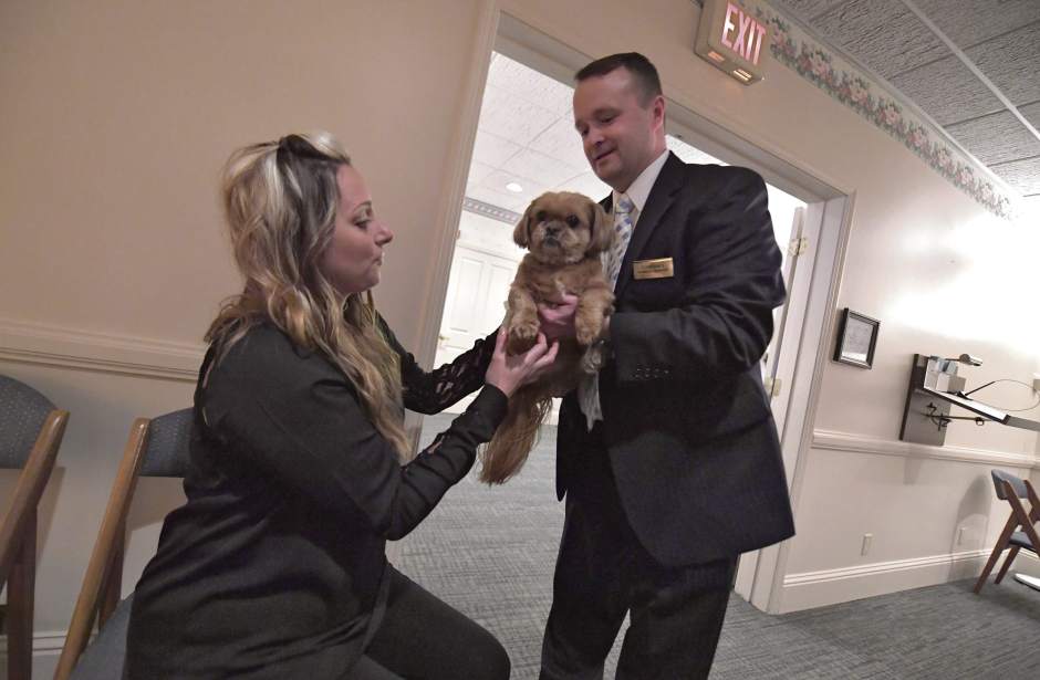 VNDFuneraldog6020517