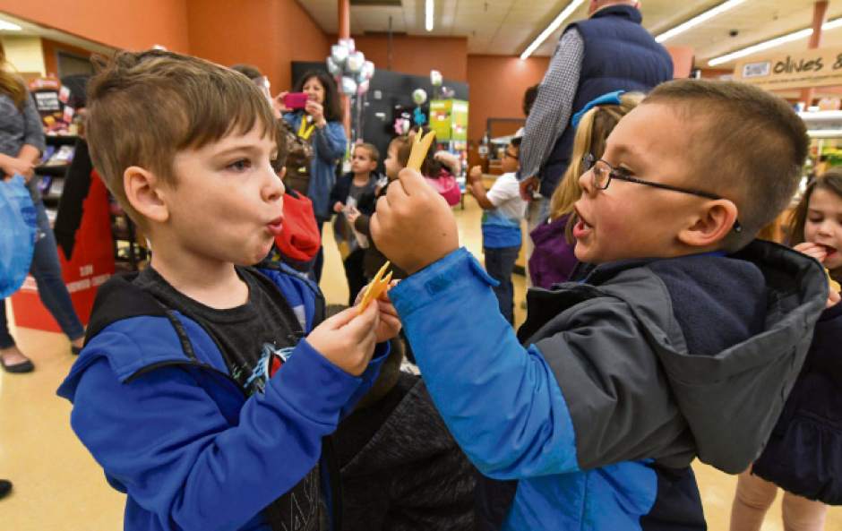 VNDKidsAtGiantEagle2042118