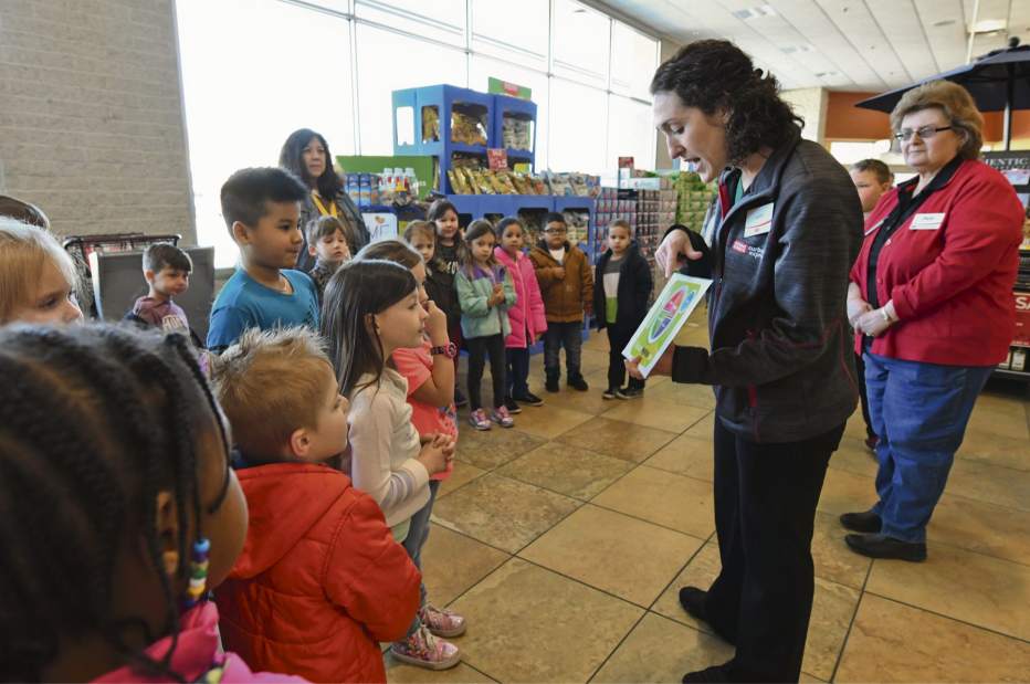 VNDKidsAtGiantEagle3042118