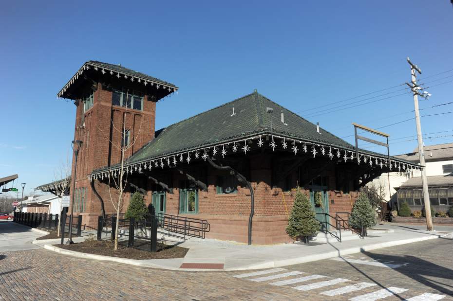 Slide 
													
													3