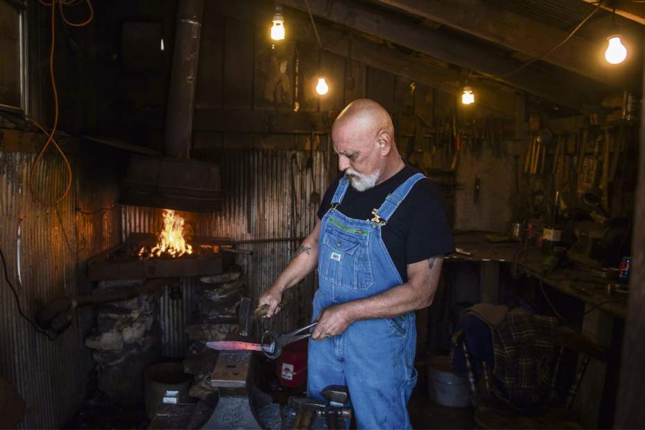 gtrEythBlacksmith002011318