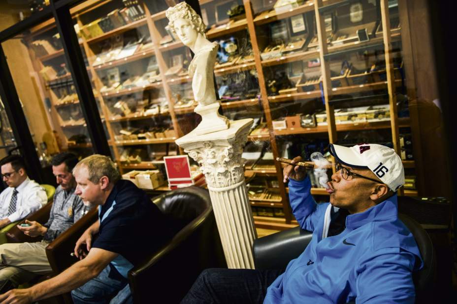 gtrLIVcigarbars03052017