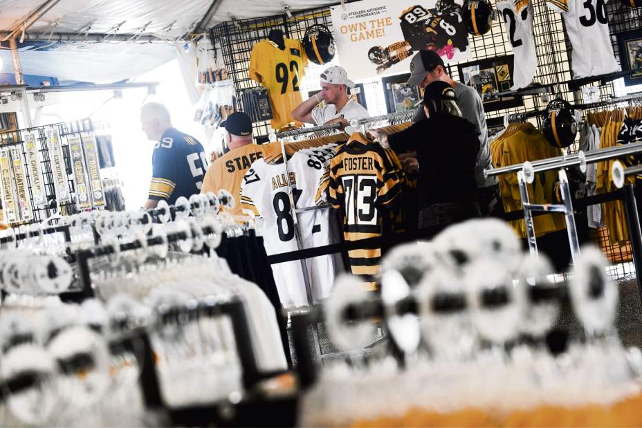 gtrLIVsvmerch08021701