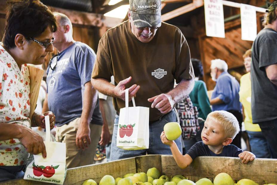 gtrLOapplefest10081701