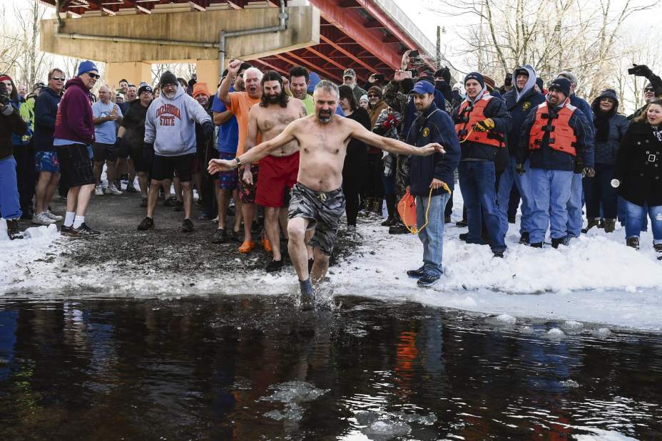 gtrPolarPlunge010010218