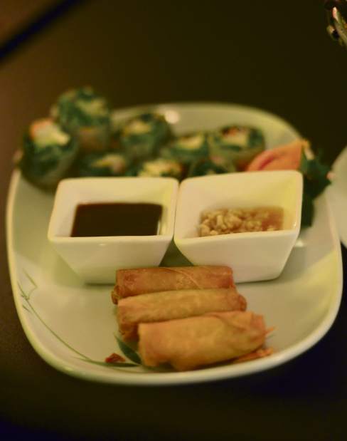 gtrTKdining1121516