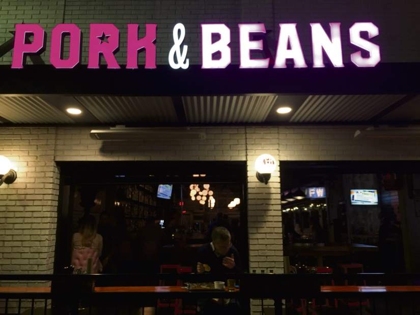 gtrTKdiningporkbeans3050417