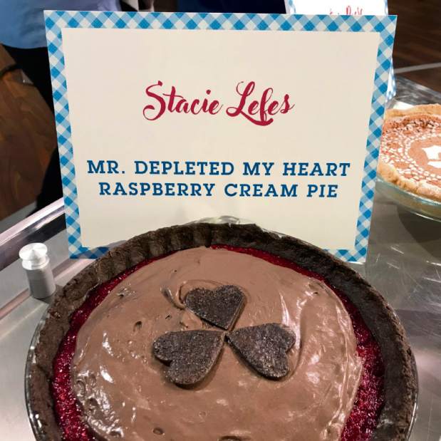 gtrTKwaitresspie1030118
