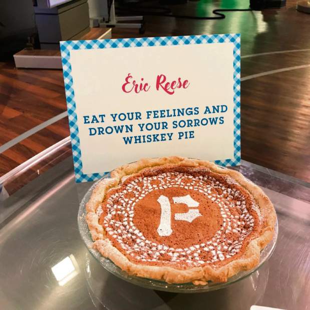 gtrTKwaitresspie3030118