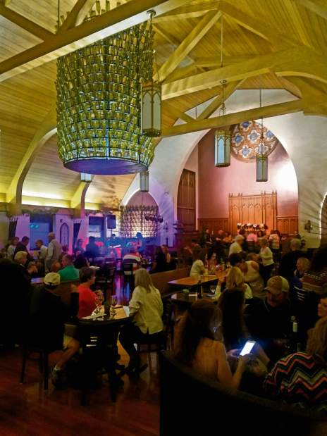 gtrTKwineryfunwoodendoor051817